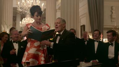 The Crown 3x2