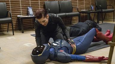Supergirl 4x4