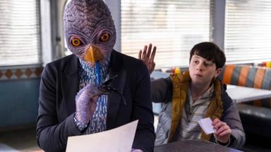 Resident Alien 3x4